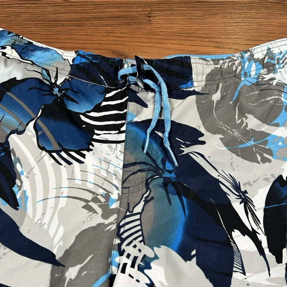 Nike Men's Swim Trunks Size XL Blue‎ Grey Floral Board Short Hawaiian Mesh Lined
